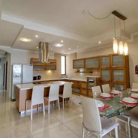 Appartamento The - 4bed Sliemaseafront Fl 2 By Homely