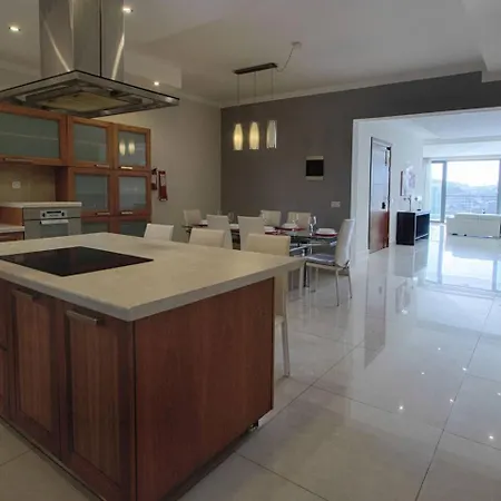 Appartamento The - 4bed Sliemaseafront Fl 2 By Homely Sliema