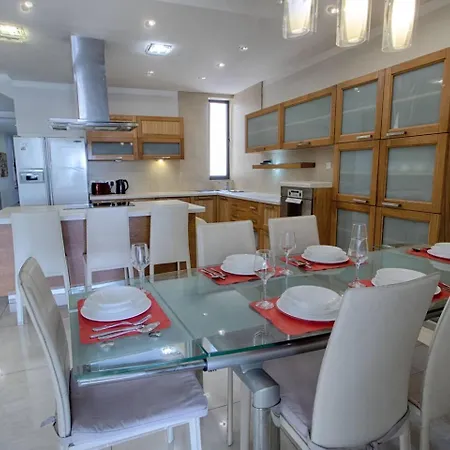 The - 4bed Sliemaseafront Fl 2 By Homely *