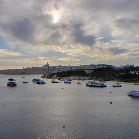 The - 4bed Sliemaseafront Fl 2 By Homely Sliema