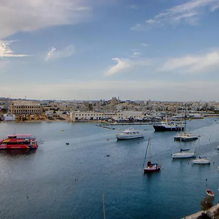 The - 4bed Sliemaseafront Fl 2 By Homely Sliema