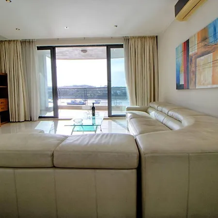 Apartment The - 4bed Sliemaseafront Fl 2 By Homely