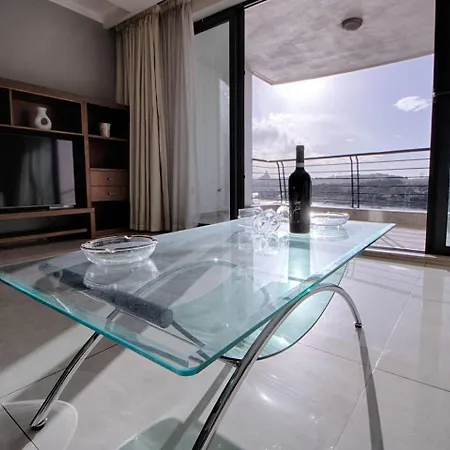 The - 4bed Sliemaseafront Fl 2 By Homely Apartment Sliema