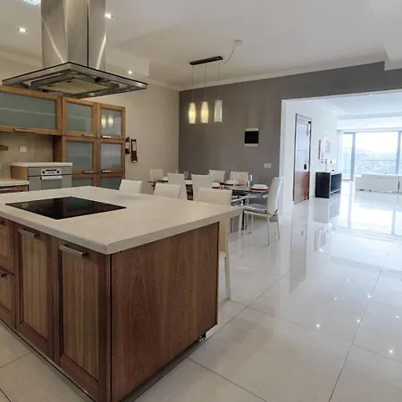 The - 4bed Sliemaseafront Fl 2 By Homely Sliema