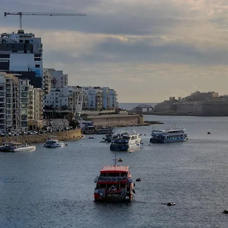 Apartment The - 4bed Sliemaseafront Fl 2 By Homely Sliema