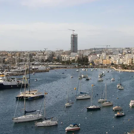 The - 4bed Sliemaseafront Fl 2 By Homely Sliema