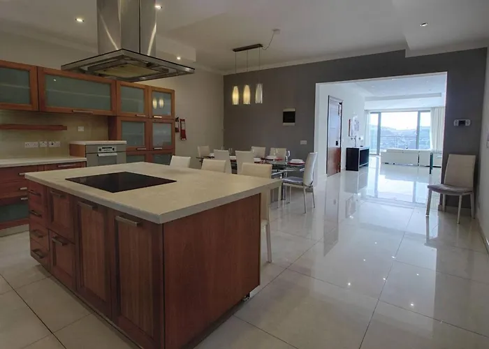 Appartamento The - 4bed Sliemaseafront Fl 2 By Homely Sliema