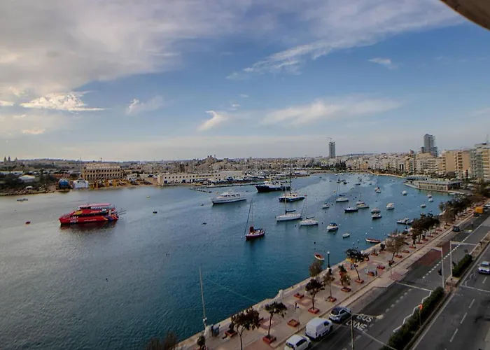 The - 4bed Sliemaseafront Fl 2 By Homely Sliema