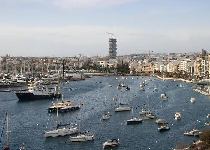 The - 4bed Sliemaseafront Fl 2 By Homely Sliema