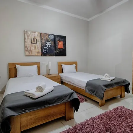 The - 4bed Sliemaseafront Fl 2 By Homely *